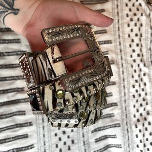 10/$10 CLEARANCE 🍁 Unique western zebra print belt